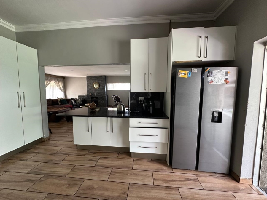 To Let 3 Bedroom Property for Rent in Edendale Gauteng