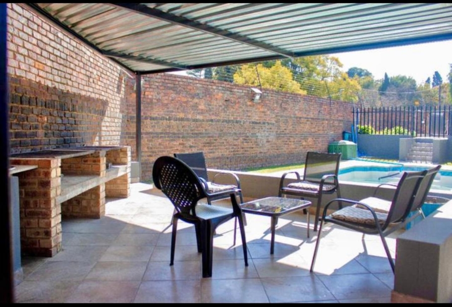 To Let 2 Bedroom Property for Rent in Ferndale Gauteng