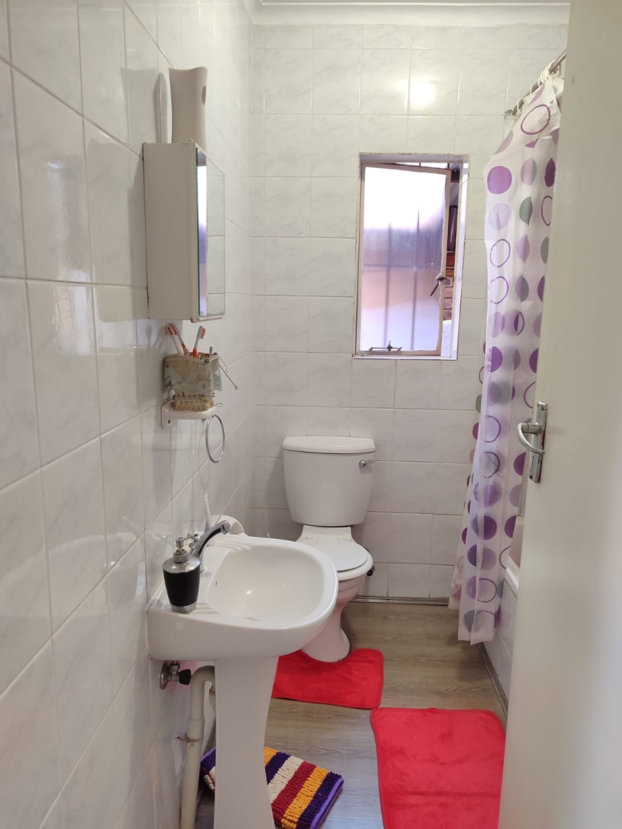 To Let 4 Bedroom Property for Rent in Noordwyk Gauteng