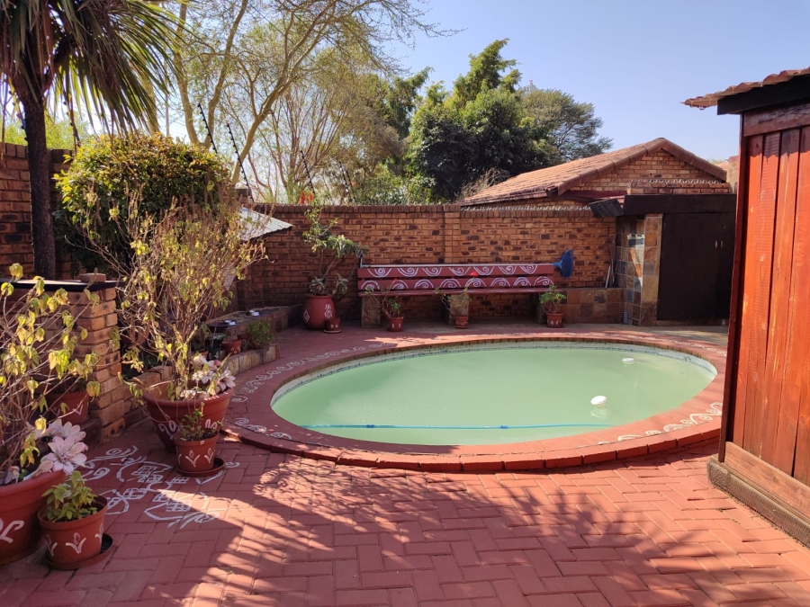 To Let 4 Bedroom Property for Rent in Noordwyk Gauteng