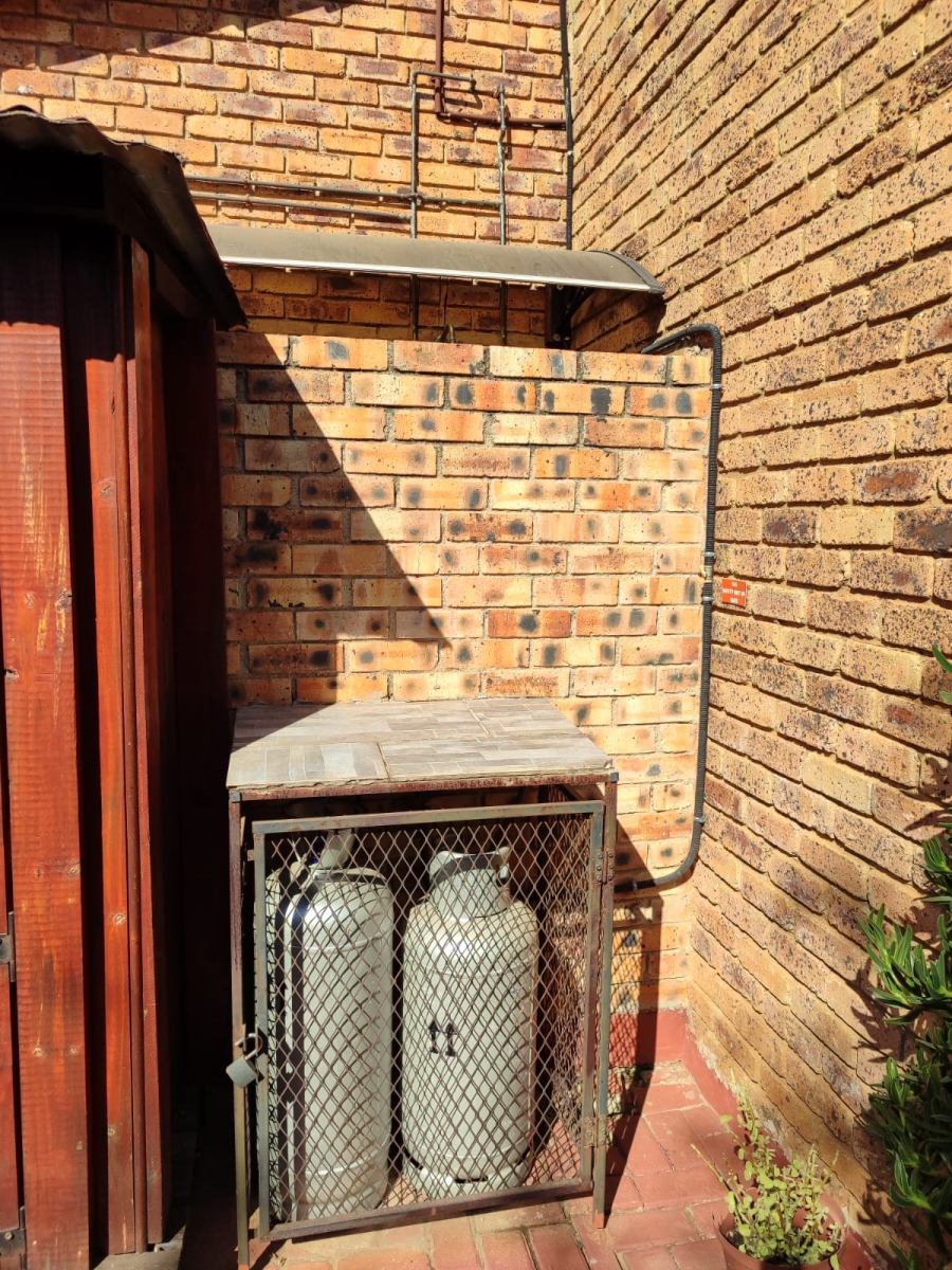 To Let 4 Bedroom Property for Rent in Noordwyk Gauteng