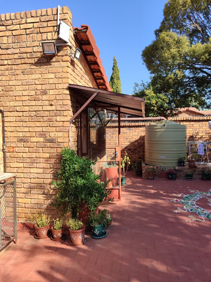 To Let 4 Bedroom Property for Rent in Noordwyk Gauteng