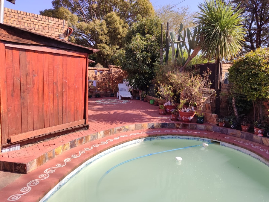 To Let 4 Bedroom Property for Rent in Noordwyk Gauteng