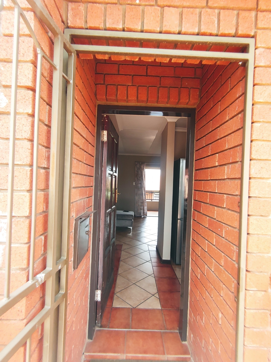 To Let 2 Bedroom Property for Rent in Eco Park Gauteng