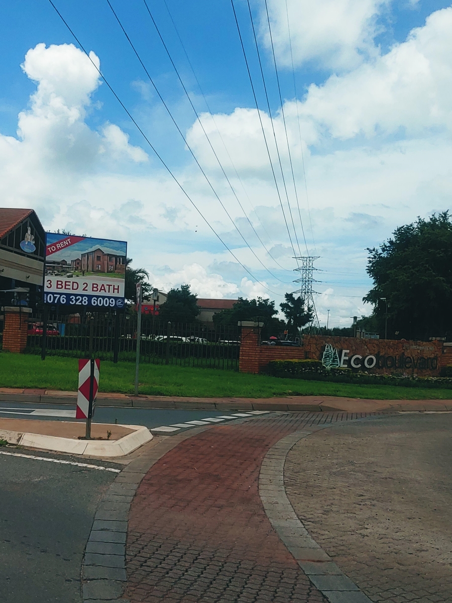 To Let 2 Bedroom Property for Rent in Eco Park Gauteng