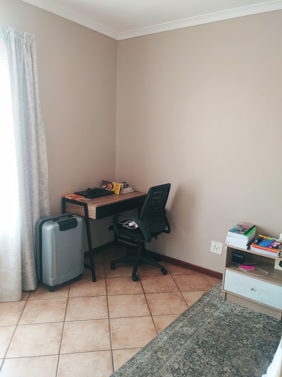 To Let 2 Bedroom Property for Rent in Eco Park Gauteng