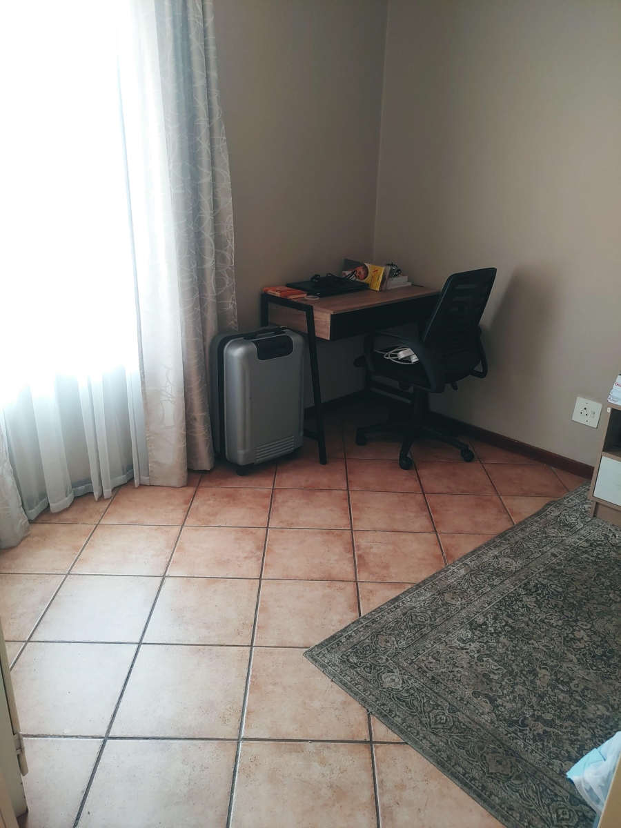 To Let 2 Bedroom Property for Rent in Eco Park Gauteng