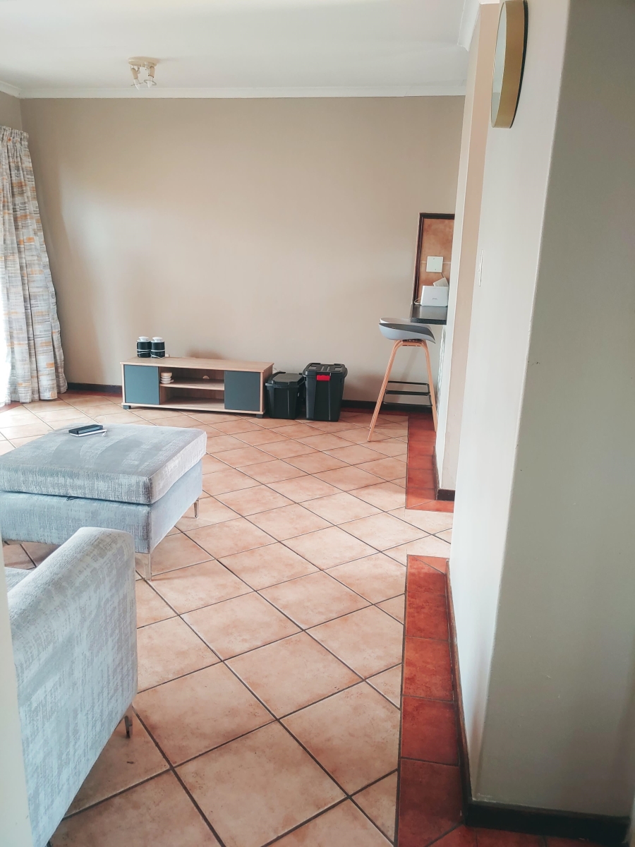 To Let 2 Bedroom Property for Rent in Eco Park Gauteng