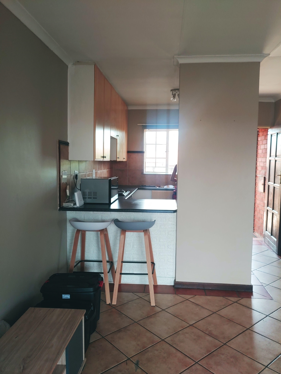 To Let 2 Bedroom Property for Rent in Eco Park Gauteng