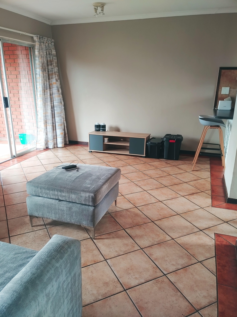 To Let 2 Bedroom Property for Rent in Eco Park Gauteng