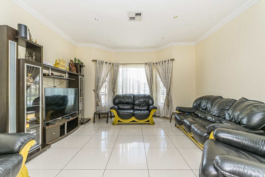 5 Bedroom Property for Sale in Kyalami Glen Estate Gauteng