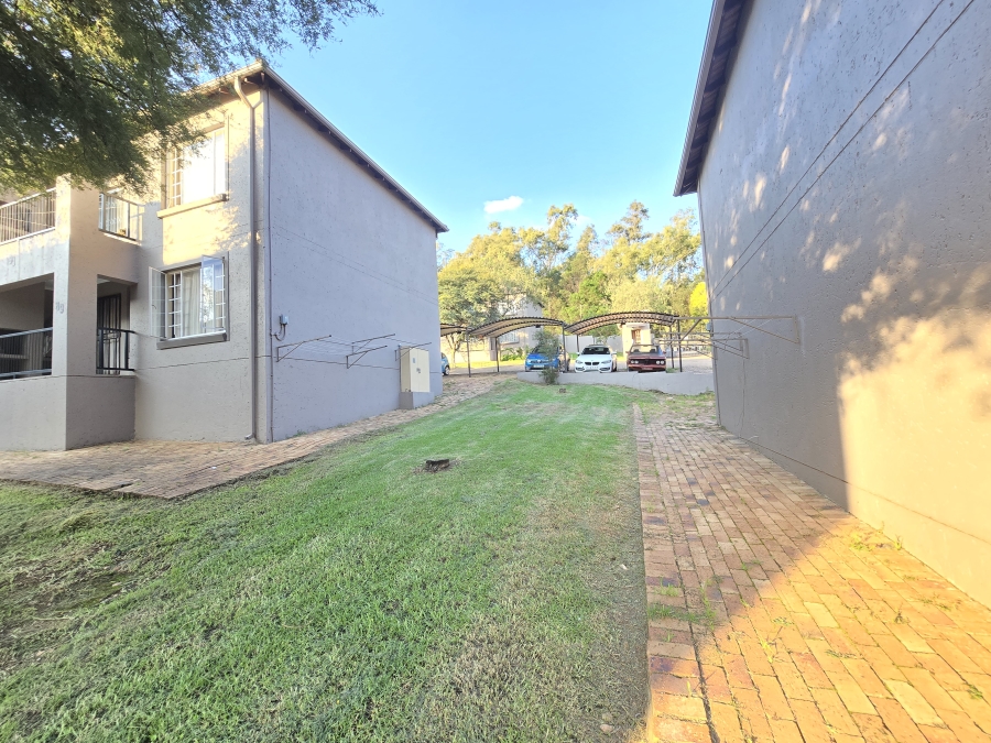 2 Bedroom Property for Sale in Wilgeheuwel Gauteng