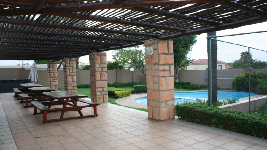 1 Bedroom Property for Sale in Sunninghill Gauteng