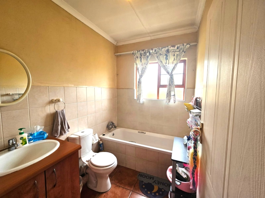 To Let 2 Bedroom Property for Rent in Equestria Gauteng