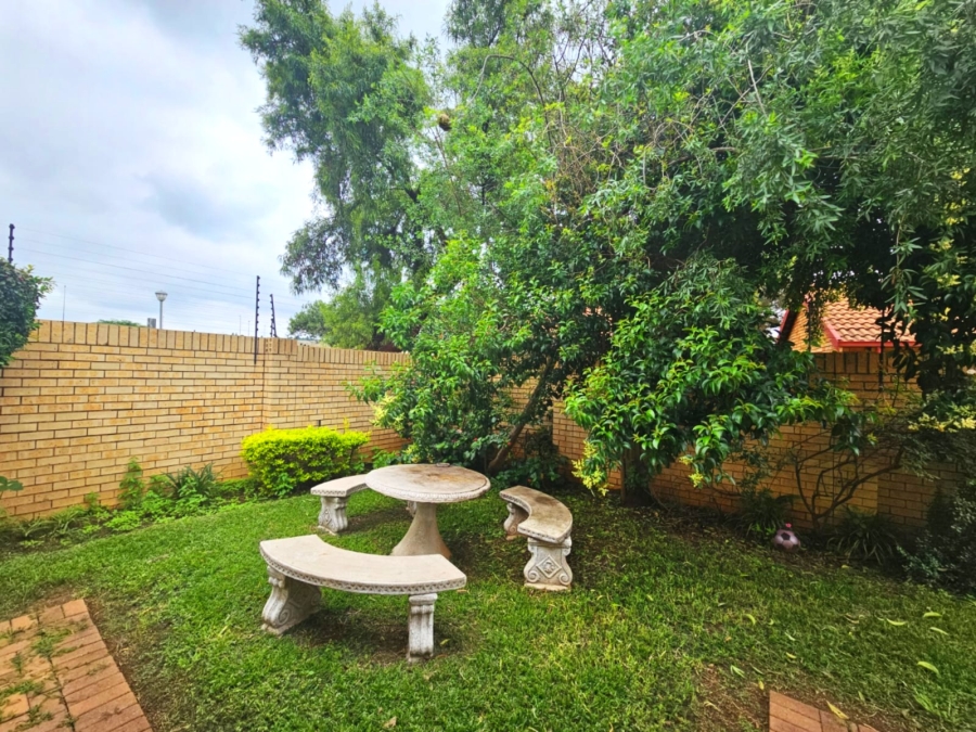 To Let 2 Bedroom Property for Rent in Equestria Gauteng