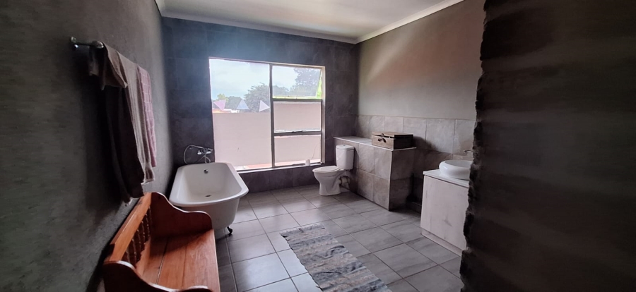 4 Bedroom Property for Sale in Rothdene Gauteng