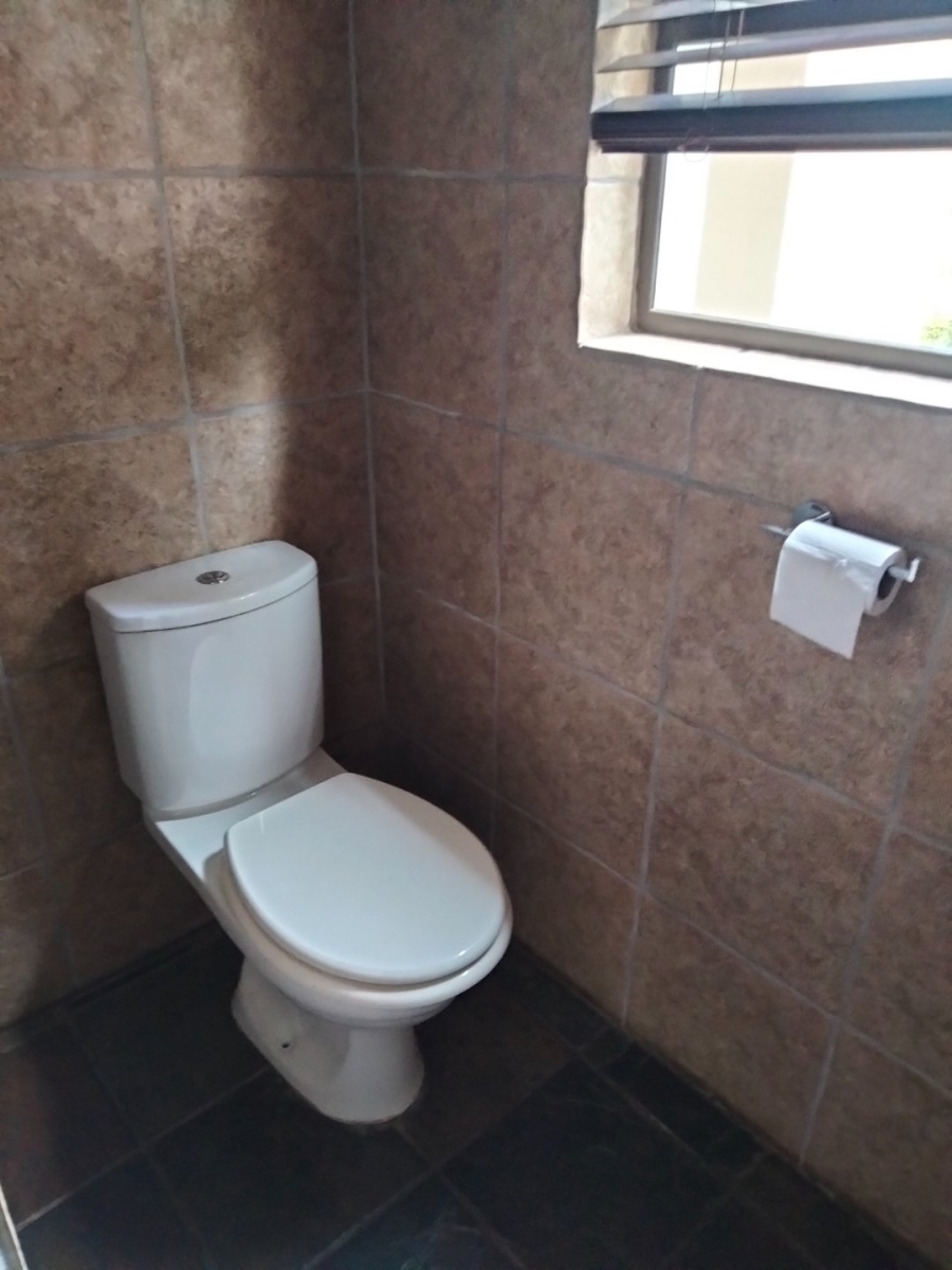 6 Bedroom Property for Sale in Kenmare Gauteng