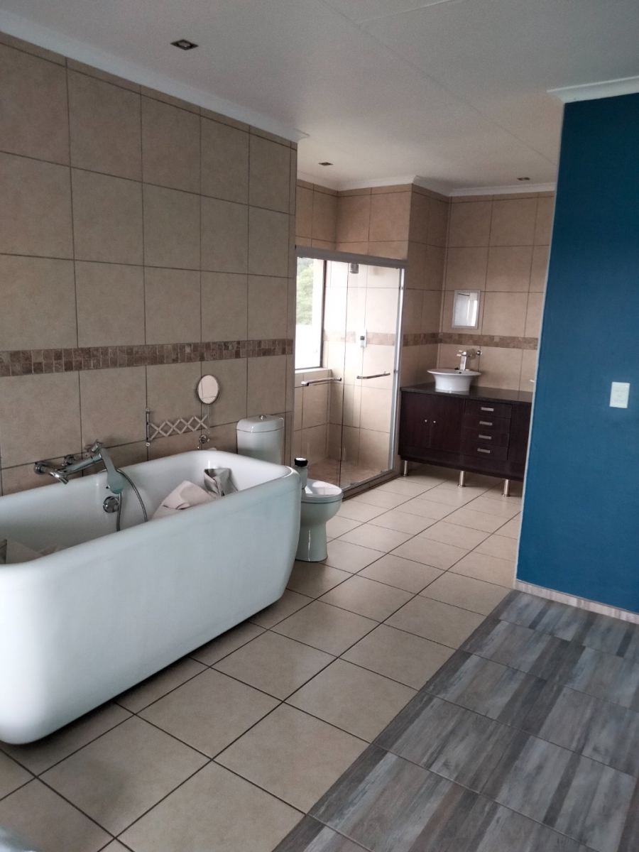 6 Bedroom Property for Sale in Kenmare Gauteng