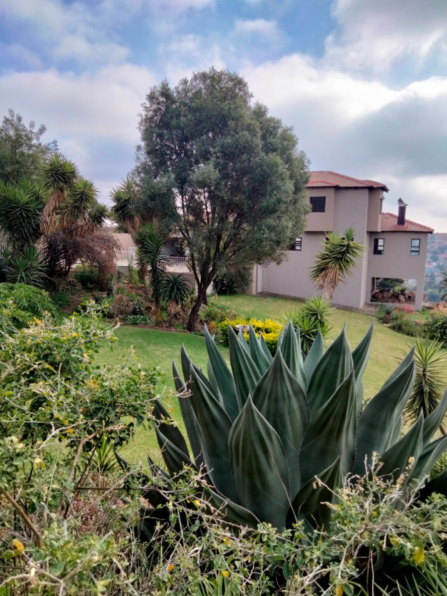 6 Bedroom Property for Sale in Kenmare Gauteng