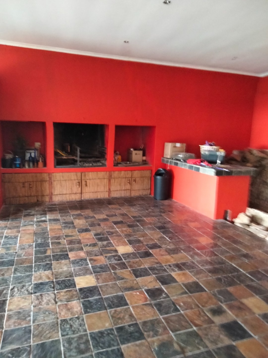 6 Bedroom Property for Sale in Kenmare Gauteng