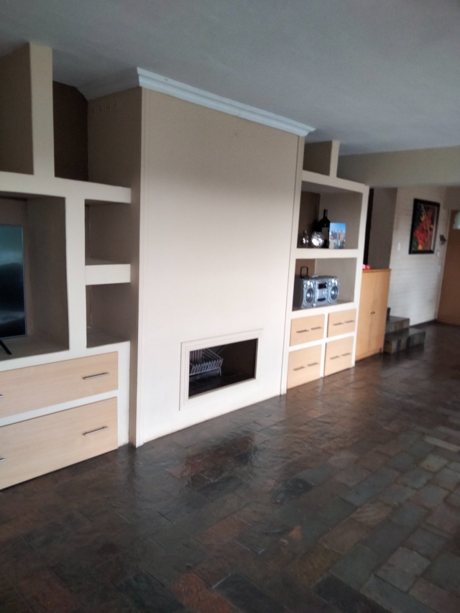 6 Bedroom Property for Sale in Kenmare Gauteng