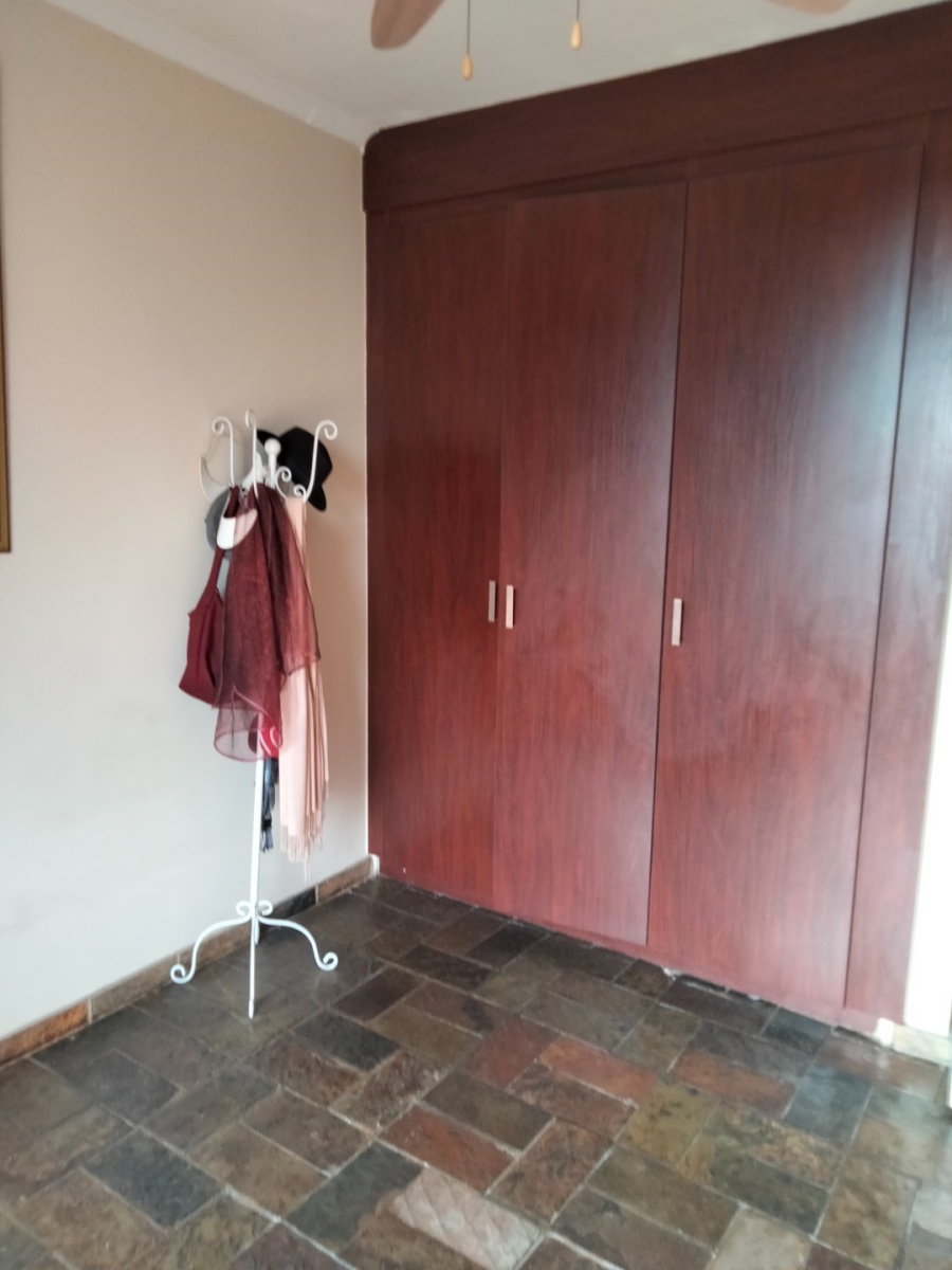 6 Bedroom Property for Sale in Kenmare Gauteng