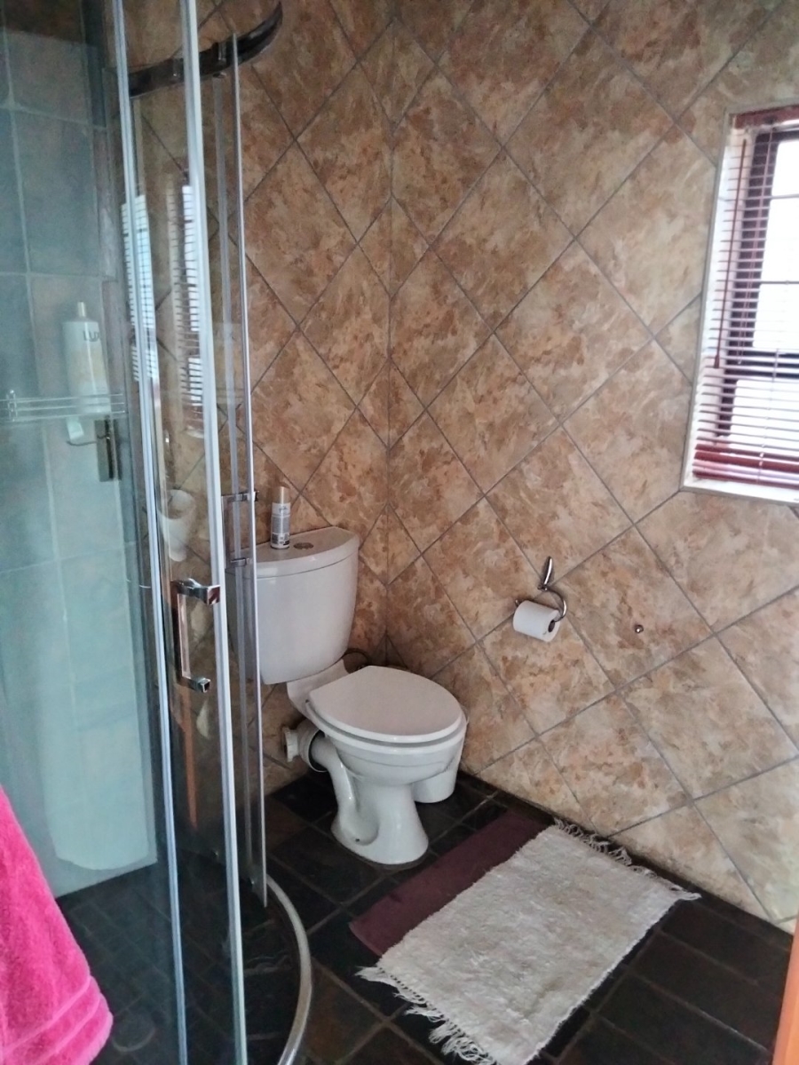 6 Bedroom Property for Sale in Kenmare Gauteng