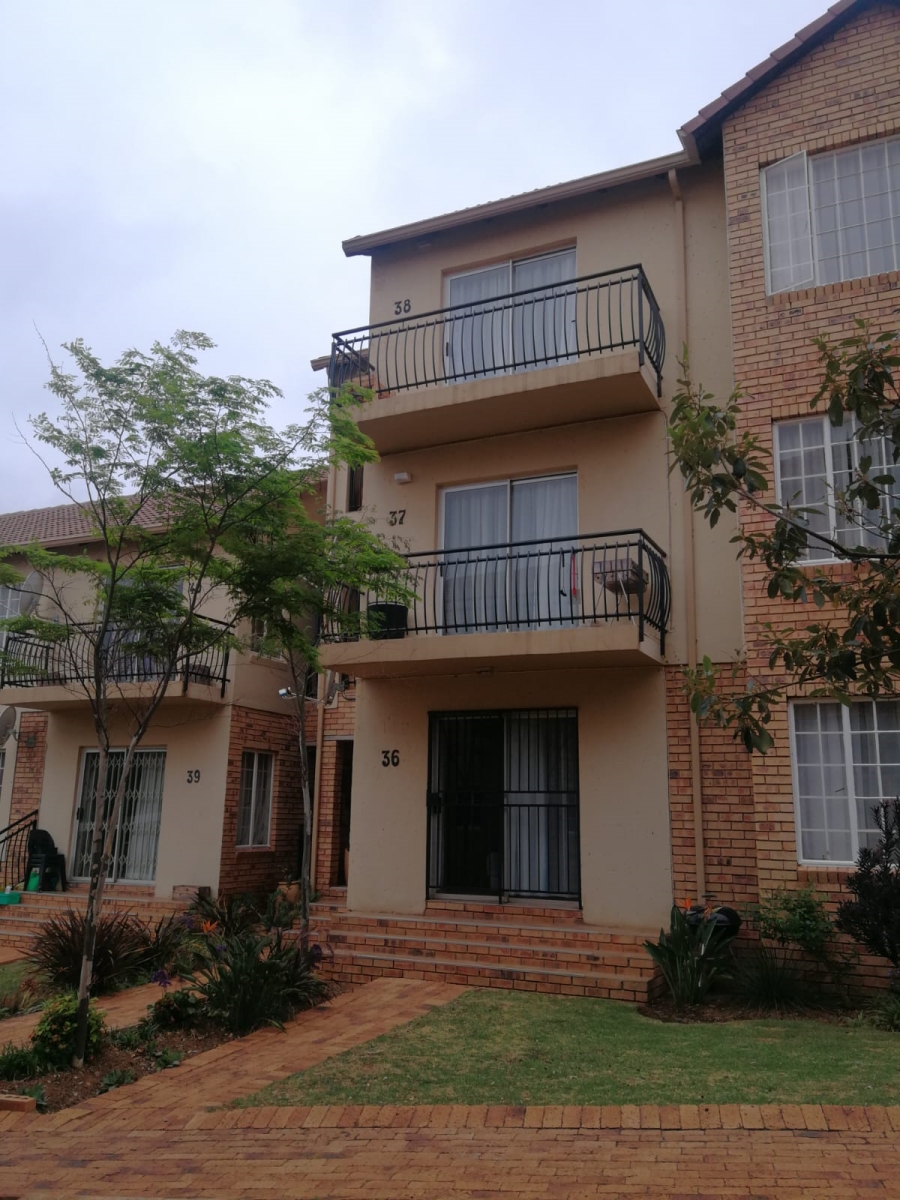 To Let 2 Bedroom Property for Rent in Sugar Bush Estate Gauteng