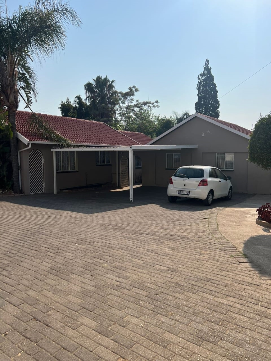 To Let 3 Bedroom Property for Rent in Bloubosrand Gauteng