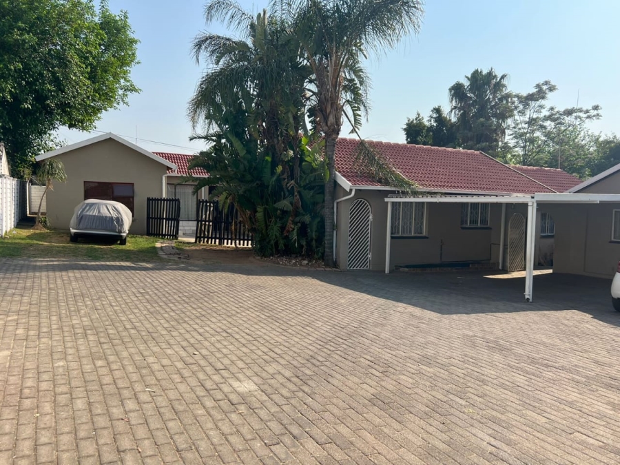 To Let 3 Bedroom Property for Rent in Bloubosrand Gauteng