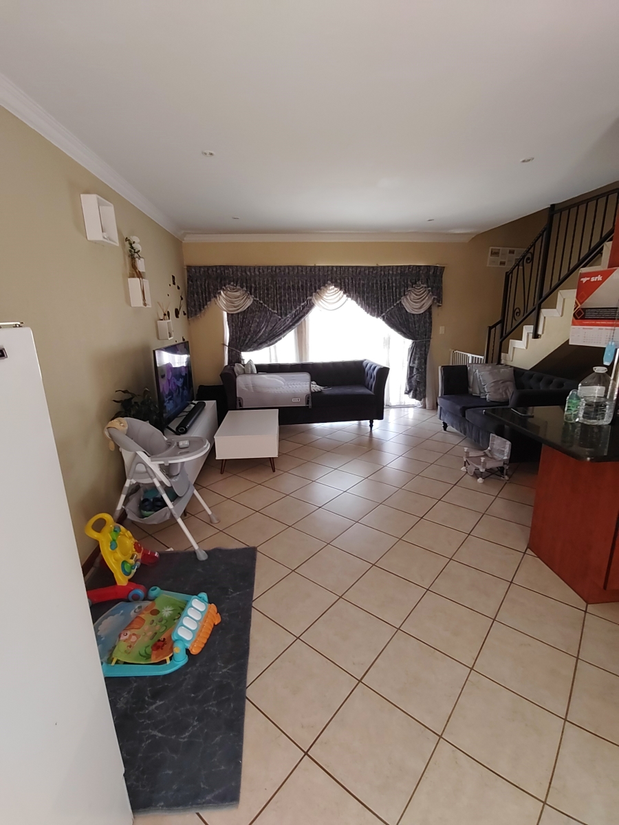 2 Bedroom Property for Sale in Annlin Gauteng