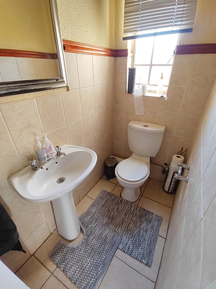 2 Bedroom Property for Sale in Annlin Gauteng