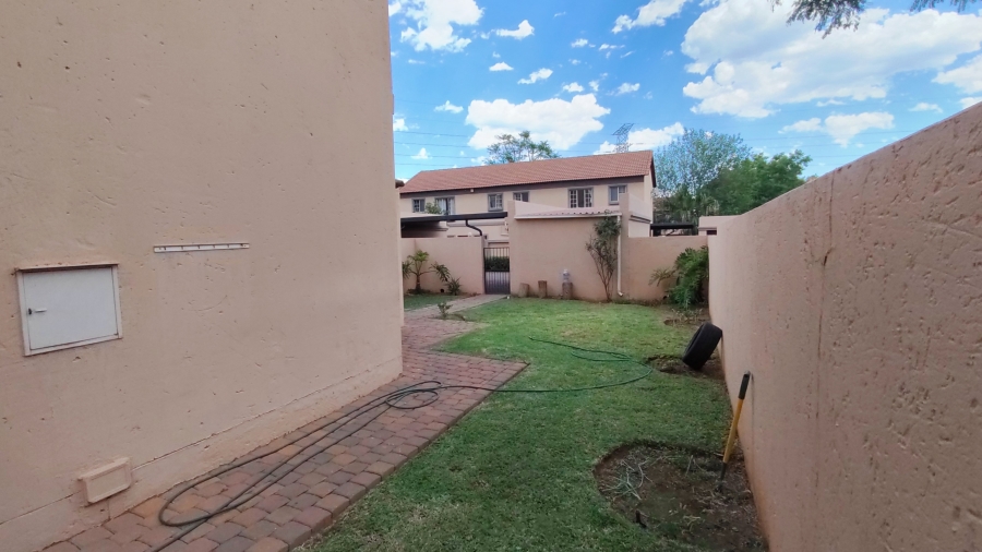 2 Bedroom Property for Sale in Annlin Gauteng