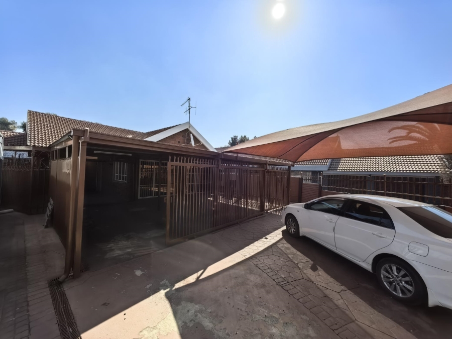 3 Bedroom Property for Sale in East Lynne Gauteng