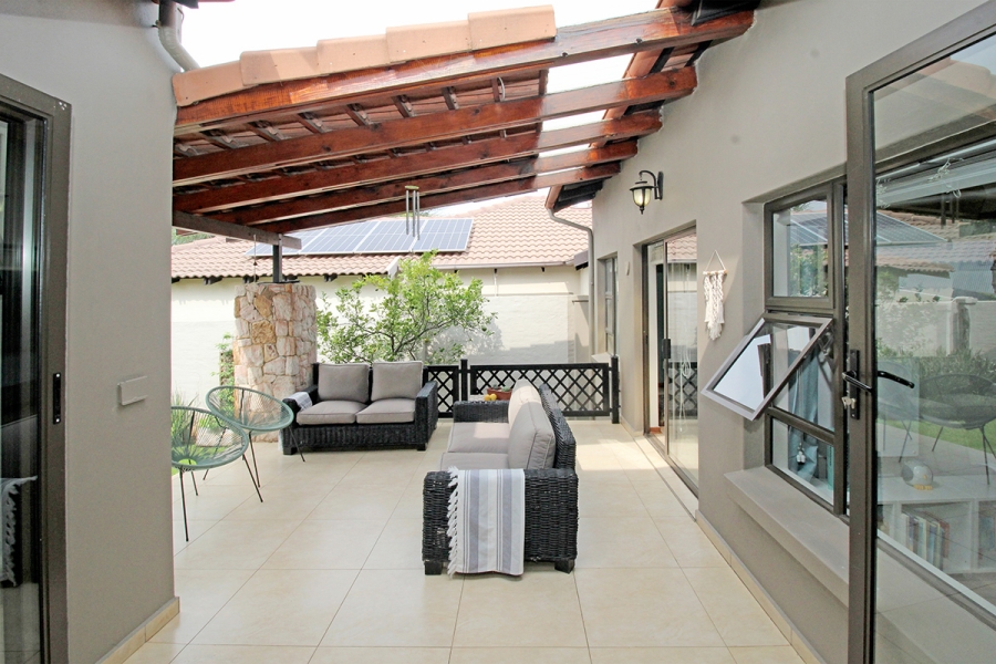 3 Bedroom Property for Sale in Lakeside Gauteng