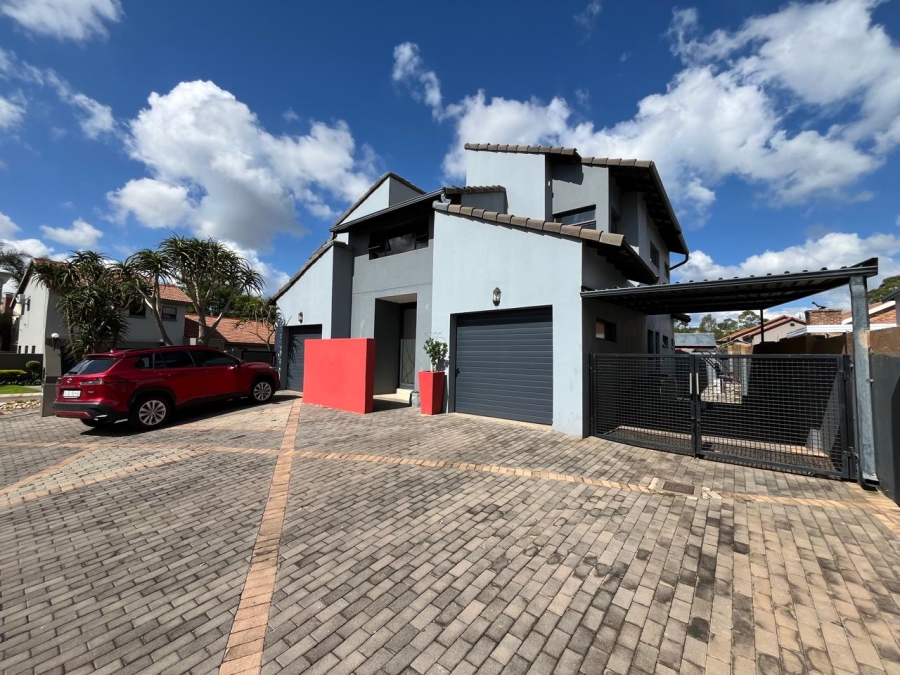 4 Bedroom Property for Sale in Pierre Van Ryneveld Gauteng