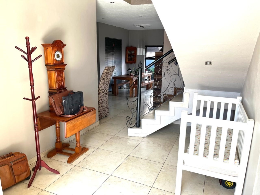 4 Bedroom Property for Sale in Pierre Van Ryneveld Gauteng