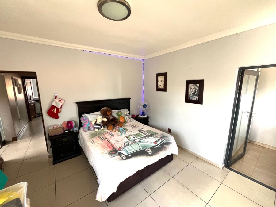 4 Bedroom Property for Sale in Pierre Van Ryneveld Gauteng