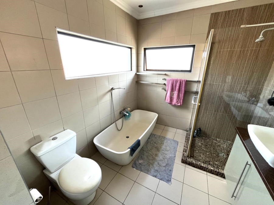 4 Bedroom Property for Sale in Pierre Van Ryneveld Gauteng