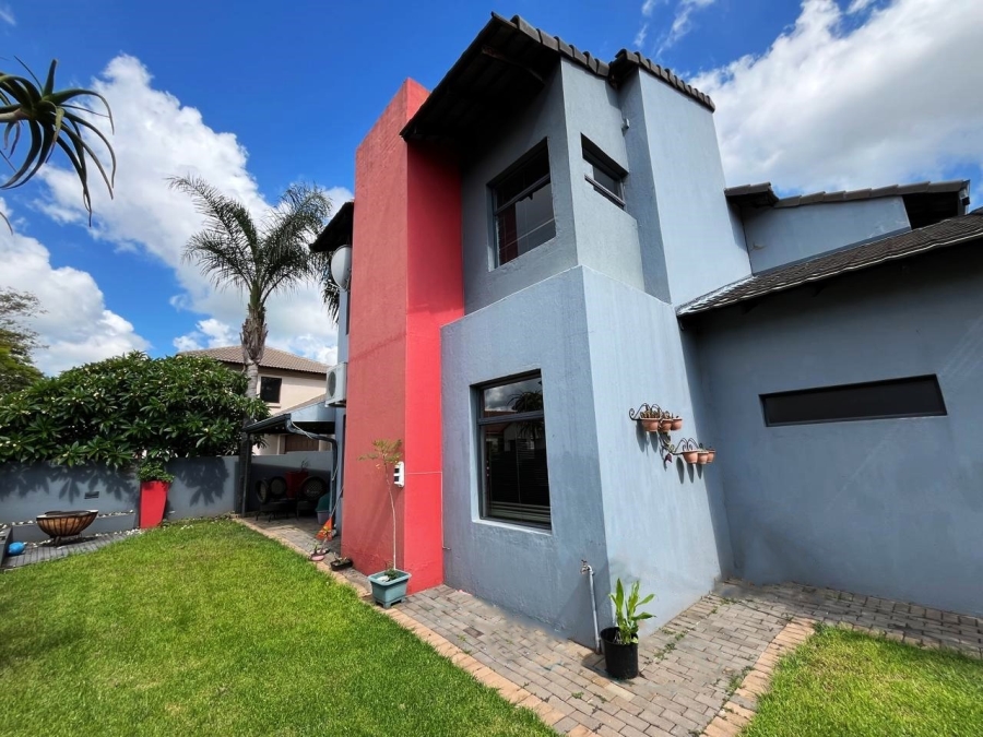 4 Bedroom Property for Sale in Pierre Van Ryneveld Gauteng