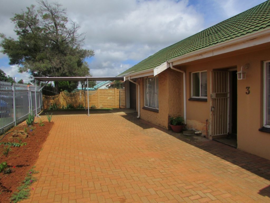 3 Bedroom Property for Sale in Westonaria Gauteng