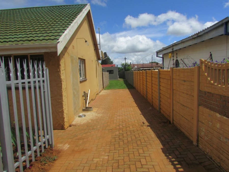 3 Bedroom Property for Sale in Westonaria Gauteng