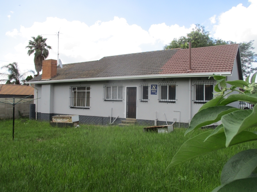 To Let 3 Bedroom Property for Rent in Roodepoort West Gauteng