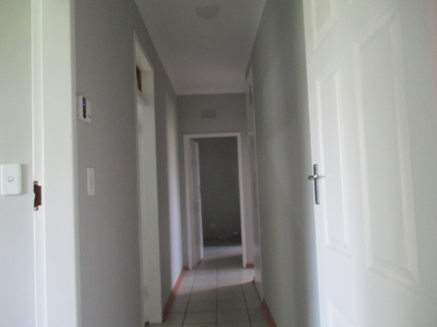 To Let 3 Bedroom Property for Rent in Roodepoort West Gauteng