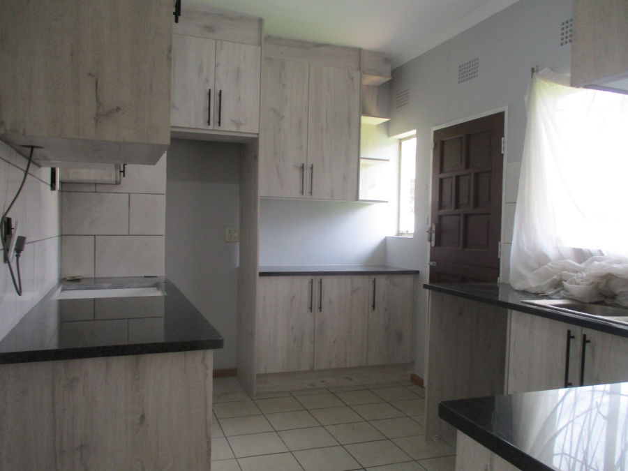 To Let 3 Bedroom Property for Rent in Roodepoort West Gauteng