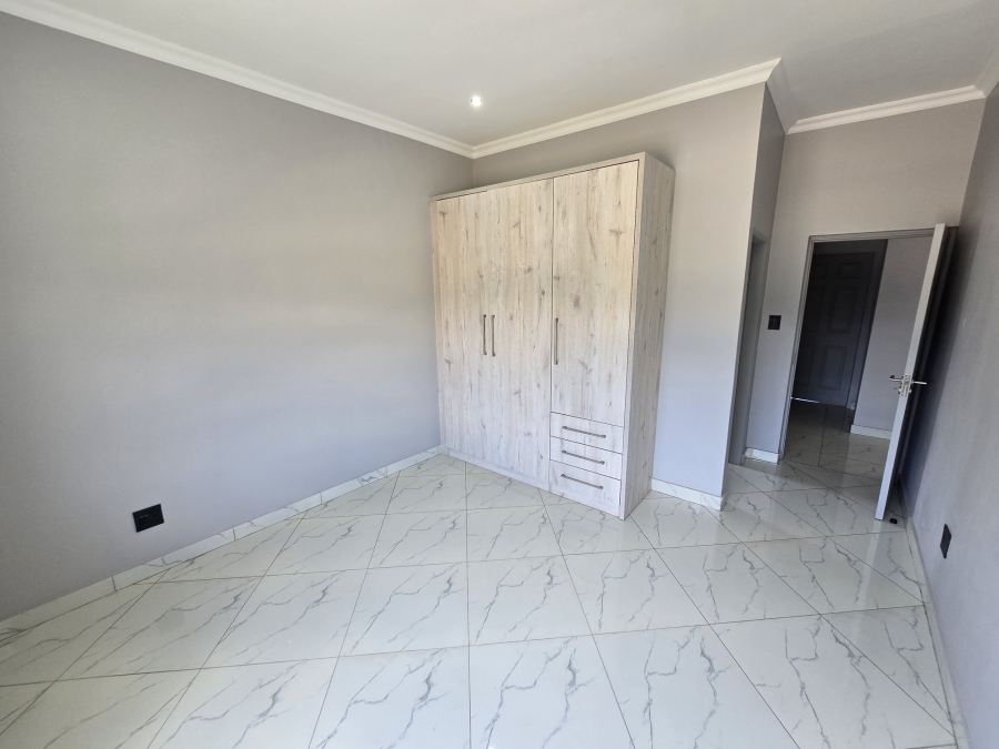 To Let 5 Bedroom Property for Rent in Six Fountains Residential Estate Gauteng