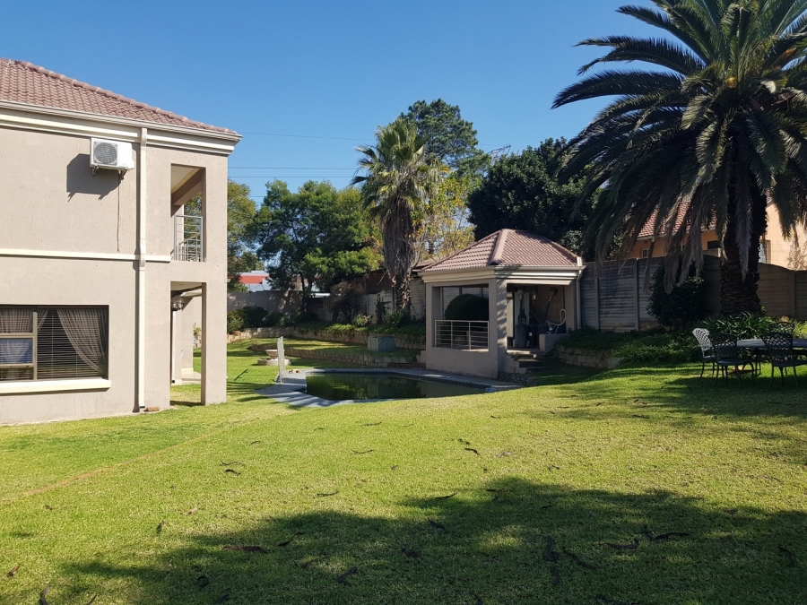 6 Bedroom Property for Sale in Meredale Gauteng