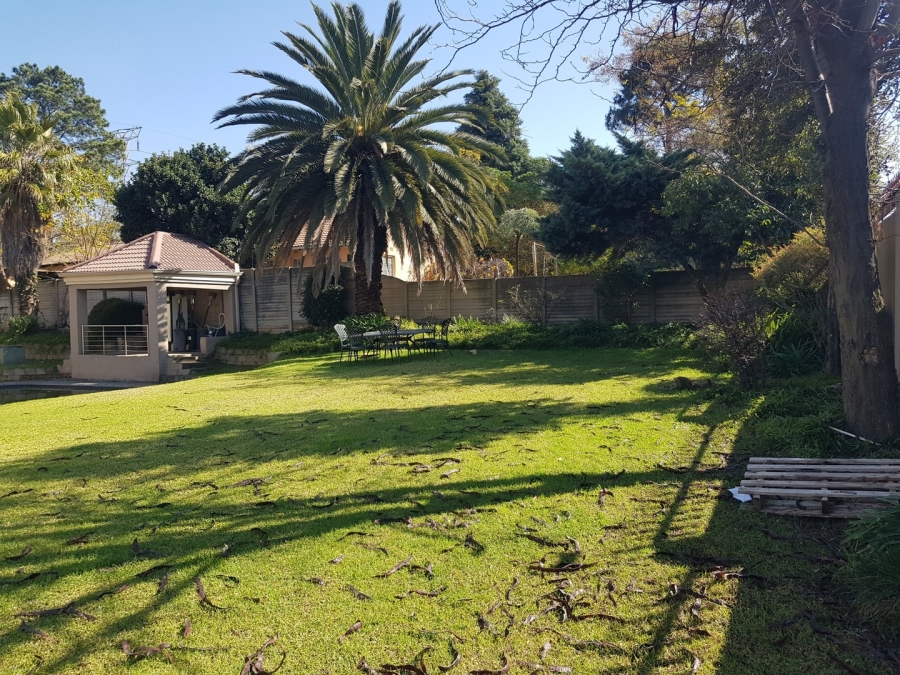 6 Bedroom Property for Sale in Meredale Gauteng