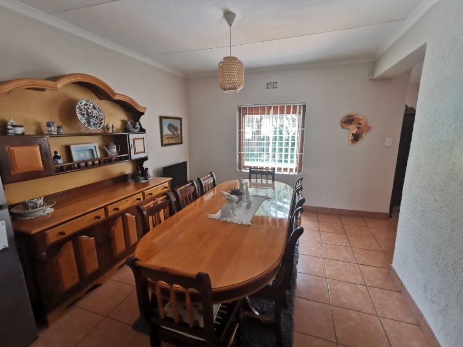 5 Bedroom Property for Sale in Brackendowns Gauteng