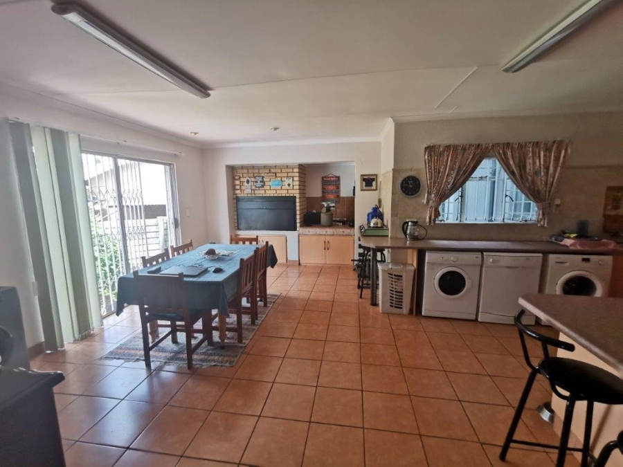 5 Bedroom Property for Sale in Brackendowns Gauteng